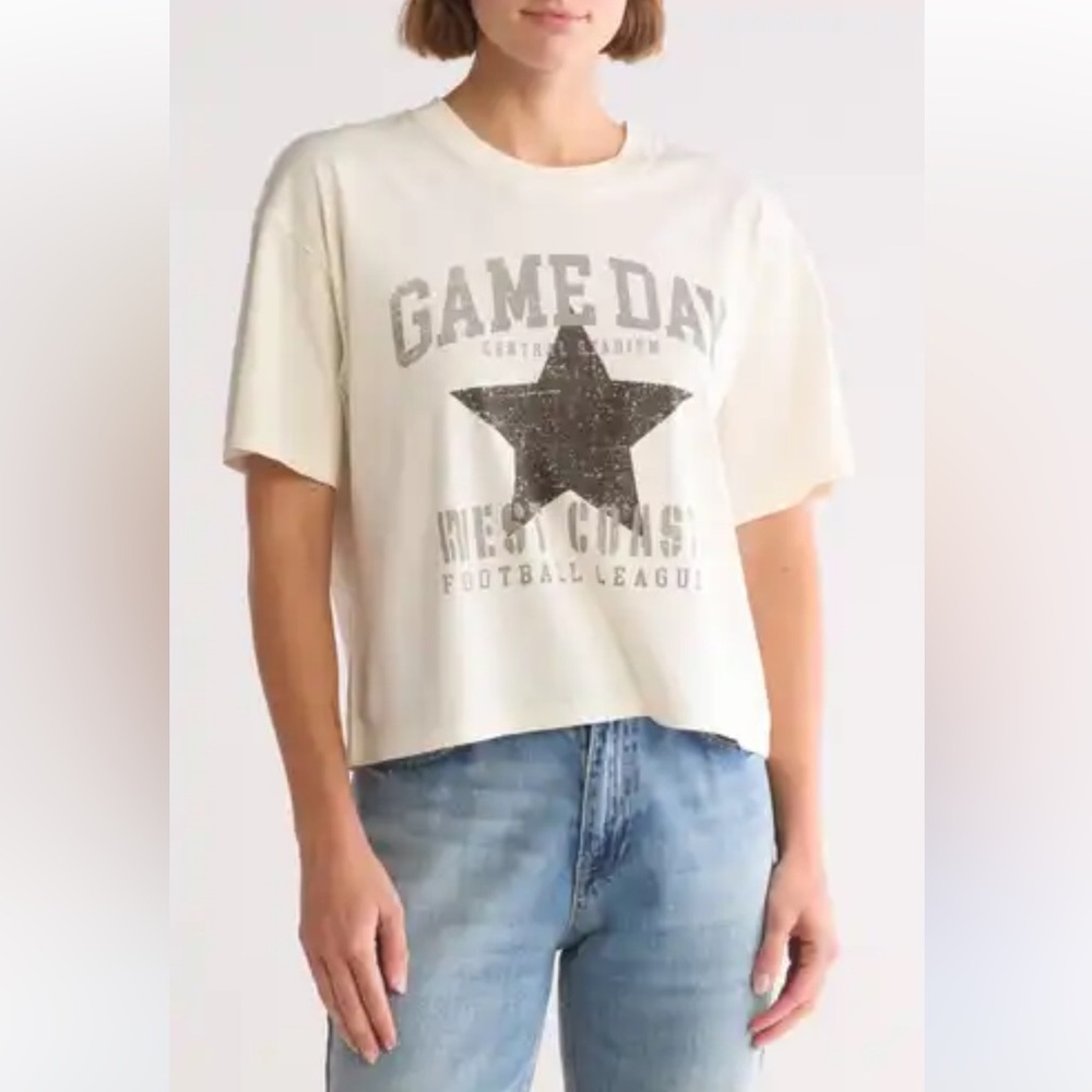 Vinyl Icons Cream Graphic Tee Game Day Football T-shirt Size M